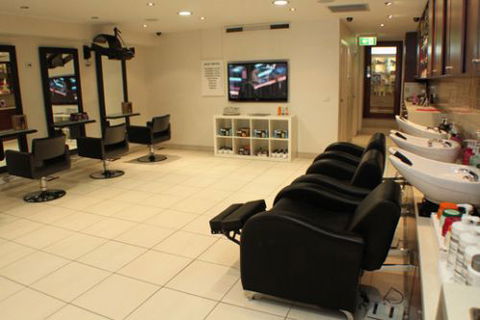 Raw Edge Hair And Beauty Salon - Gold Coast Hairdresser 1