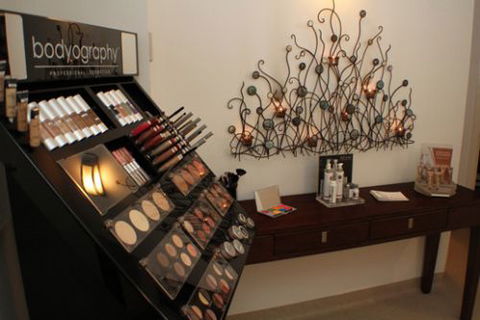 Raw Edge Hair And Beauty Salon - Gold Coast Hairdresser 2