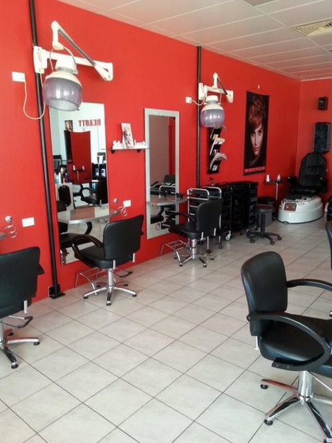 Studio Red - Gold Coast Hairdresser 0