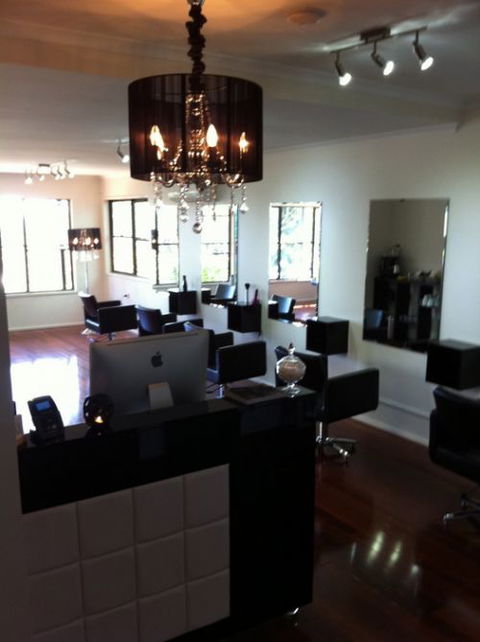 Jealousee Hair - Gold Coast Hairdresser 0