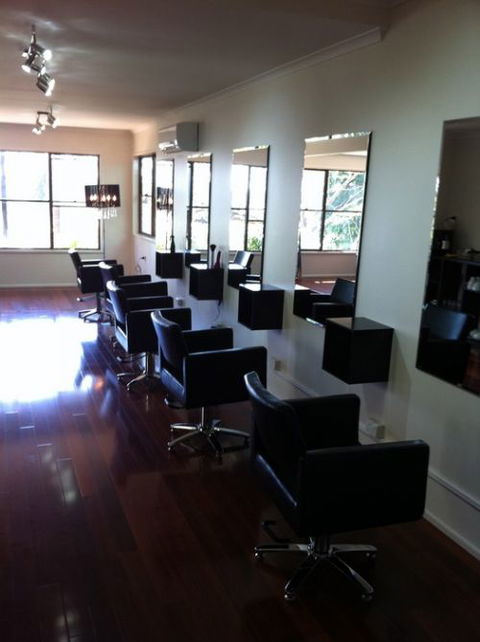 Jealousee Hair - Gold Coast Hairdresser 1