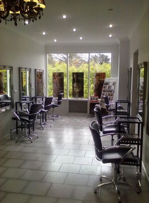Above & Beyond In Hair Excellence - Gold Coast Hairdresser 0