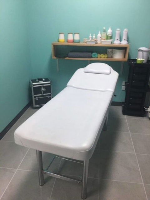 NATURALLY SAS HAIR & BEAUTY - Gold Coast Hairdresser 2