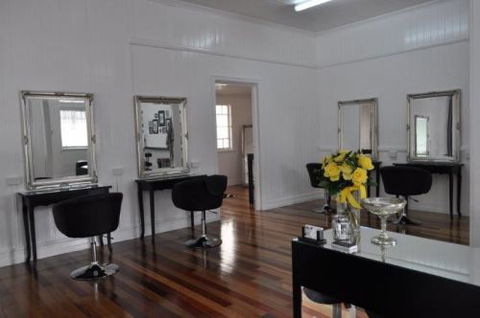 Brush And Blush - Gold Coast Hairdresser 2