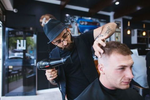 OZZIE.O BARBER SHOP CAFE - Gold Coast Hairdresser 1