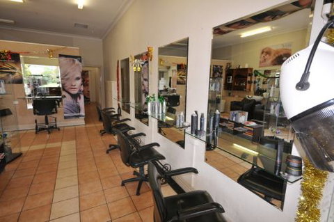 Style Hair And Beauty - Gold Coast Hairdresser 0